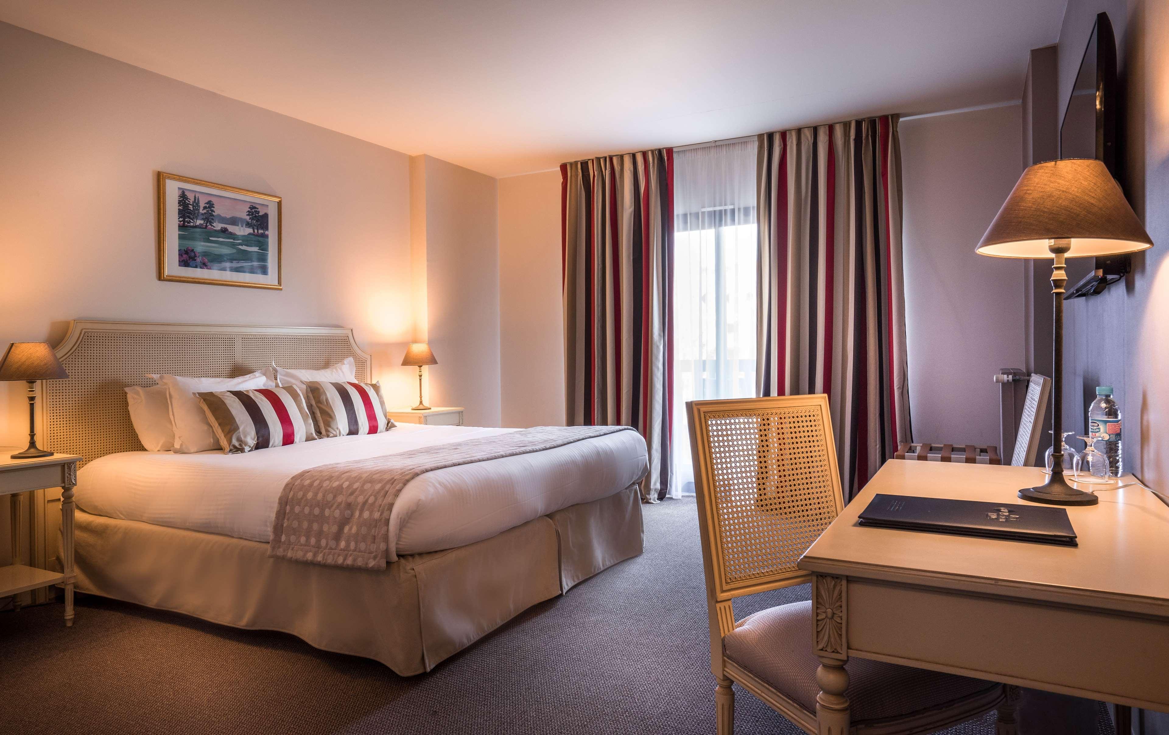Best Western Plus Hostellerie Du Vallon Trouville-sur-Mer Exterior foto
