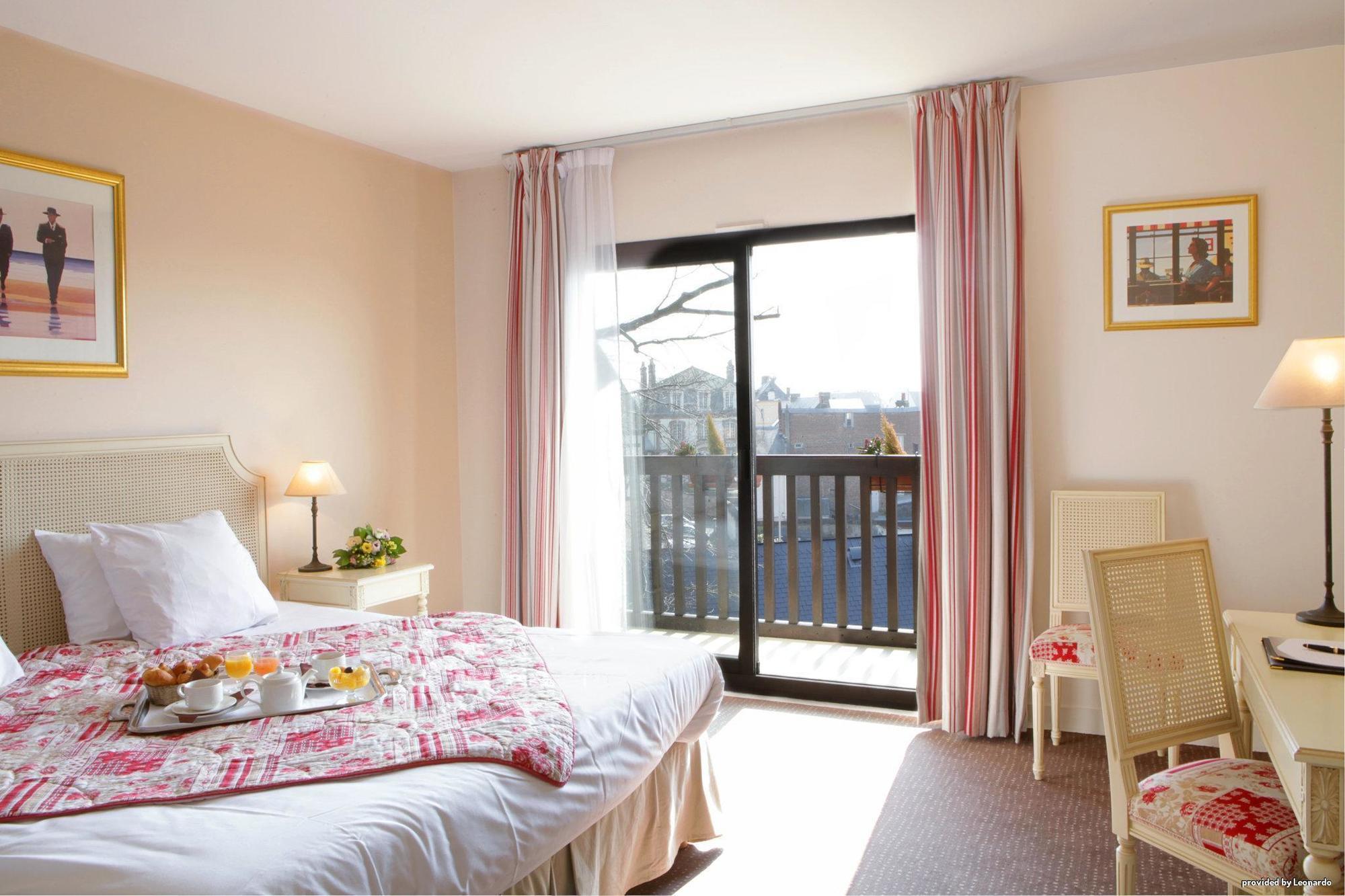 Best Western Plus Hostellerie Du Vallon Trouville-sur-Mer Cameră foto