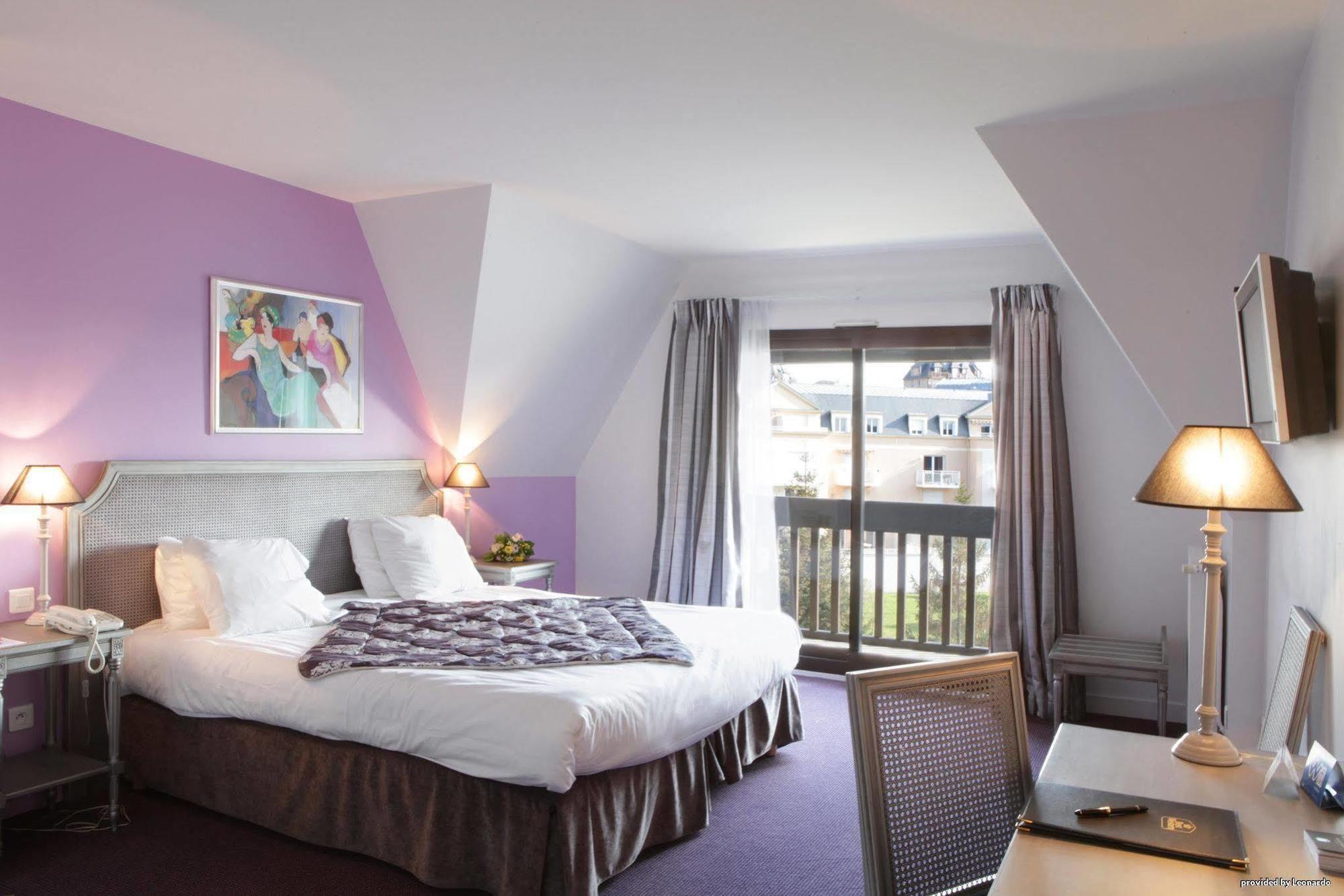 Best Western Plus Hostellerie Du Vallon Trouville-sur-Mer Exterior foto